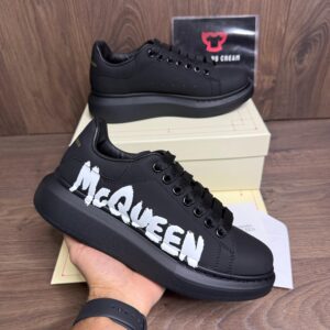 ALEXANDER MCQUEEN GRAFFITI