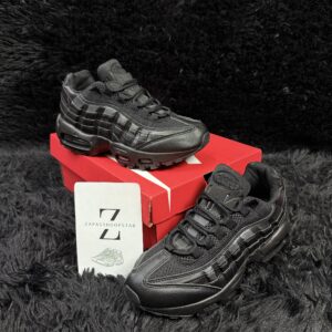 NIKE AIR MAX 95 BLACK