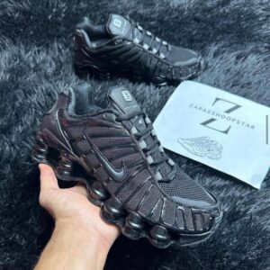 NIKE SHOX BLACK
